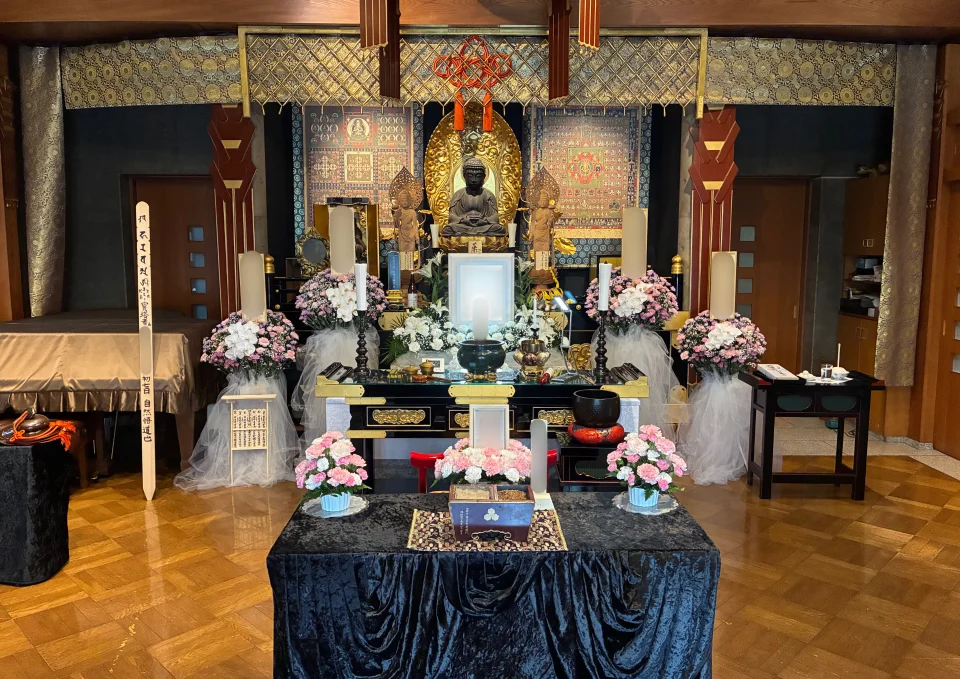 安養寺で執り行った一日葬の祭壇
