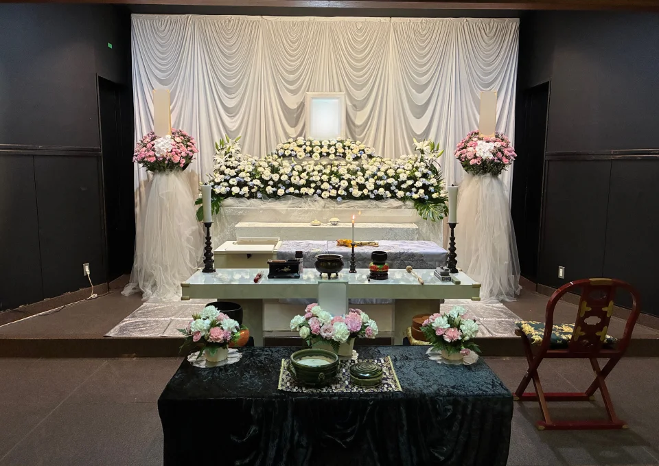 八王子市斎場第二式場で執り行った一日葬の祭壇